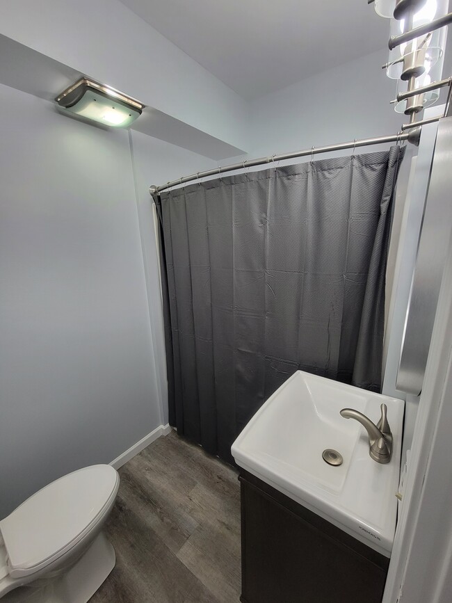 2 Bedroom Main Bathroom