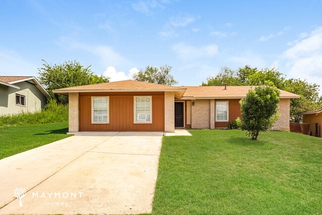 Building Photo - 1070 Hickory Trail St Rental