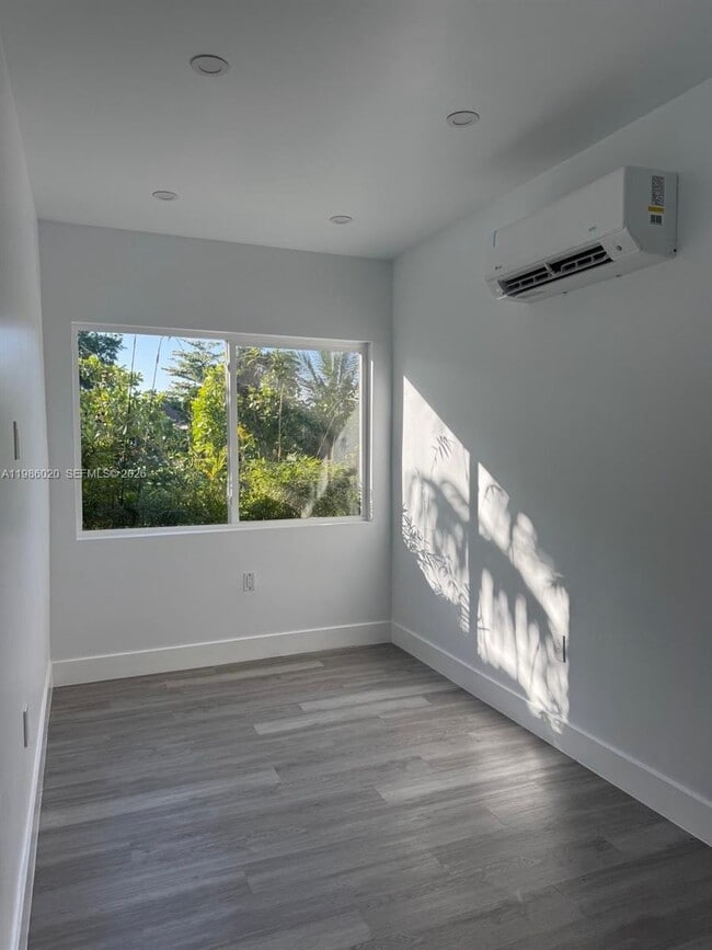 5800 SW 122nd Ave Unit 2