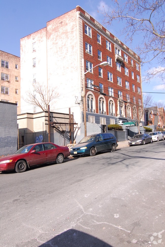 Photo - Aspen Temple Apartments