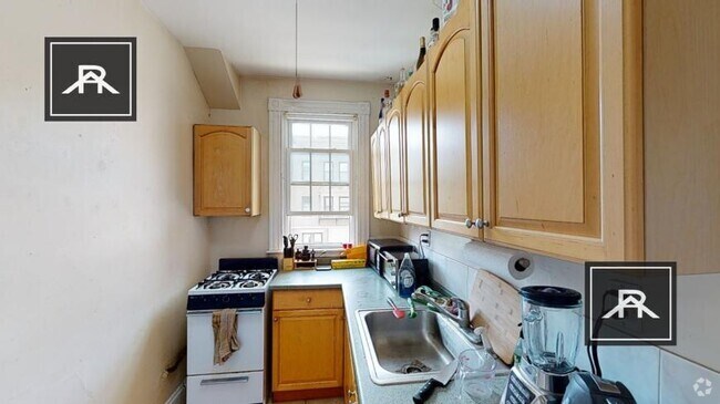 Building Photo - 2 bedroom in Allston MA 02134 Unit 8 Rental