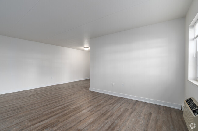 2BR, 1BA - 760SF Living Room - Wyncote Apartments