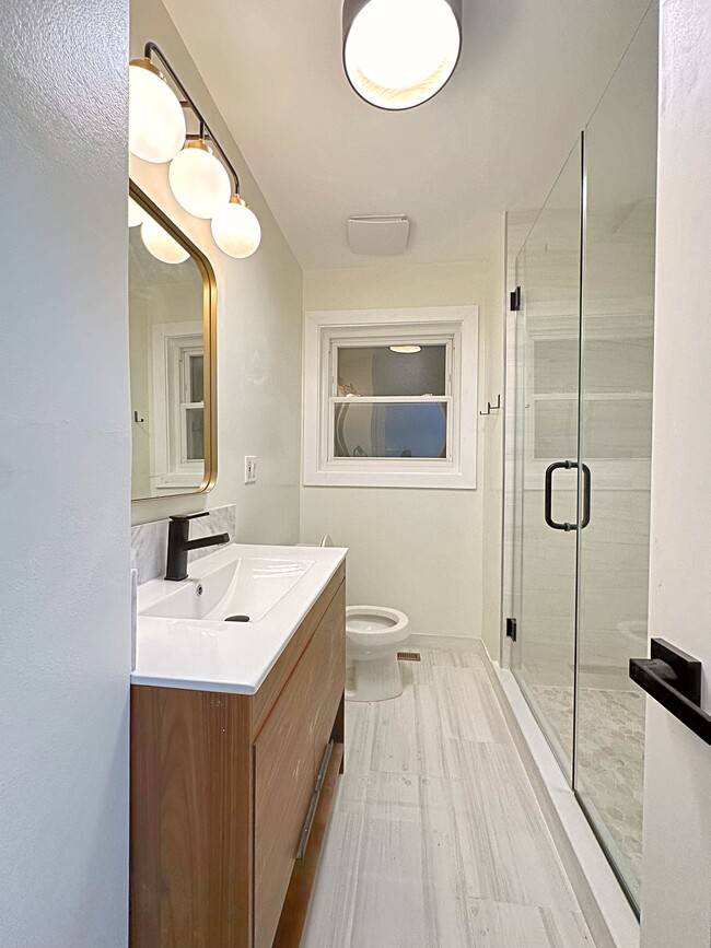 Photo - 2601 W Summerdale Ave