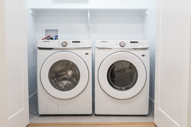 Photo - 171 Colonial Cres