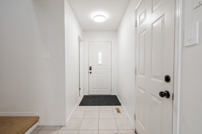 Photo - Beautiful Home For Rent * Highland /Cleardale Neighborhood * 4 Bdrm 3 Bath Garage