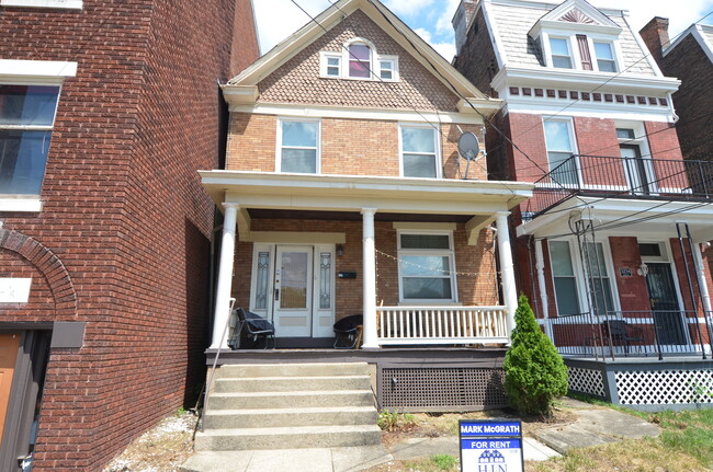 Building Photo - 3236 Bishop St
