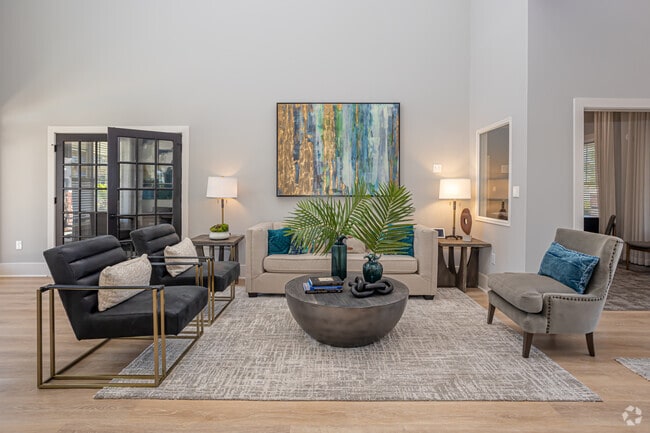 Interior Photo - Houma Highlands