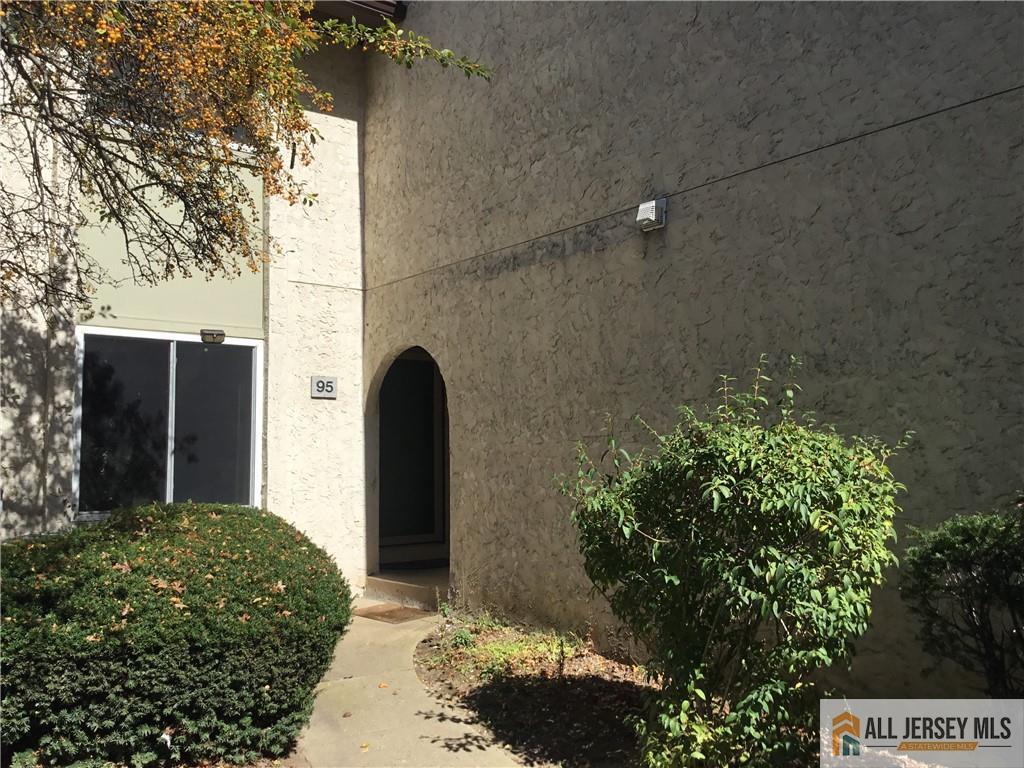 Photo - 95 Thoreau Dr