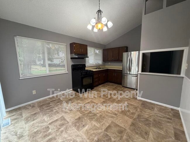 Photo - 2450 Jenkee Dr