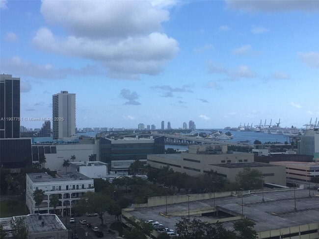 Photo - 1600 NE 1st Ct Unidad 1005