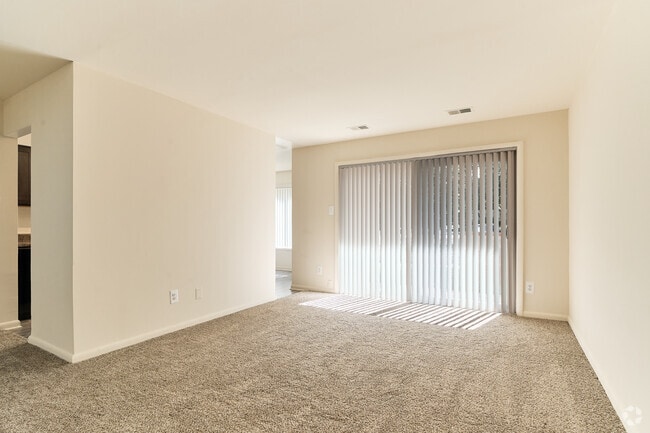 1BR, 1BA - 999SF - Livingroom - Montgomery Club Apartments*