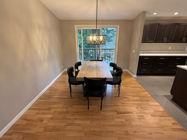 Photo - UPDATED 4 BED, 3 BATH KIRKLAND HOUSE FOR RENT AVAILABLE NOW!