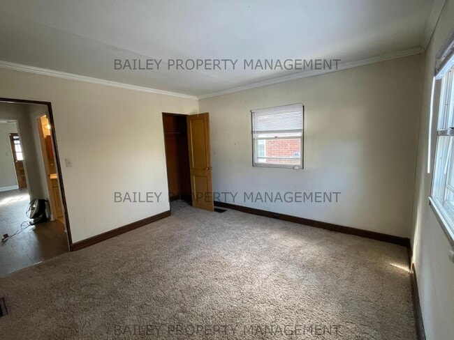 Photo - 1661 Richmond Dr