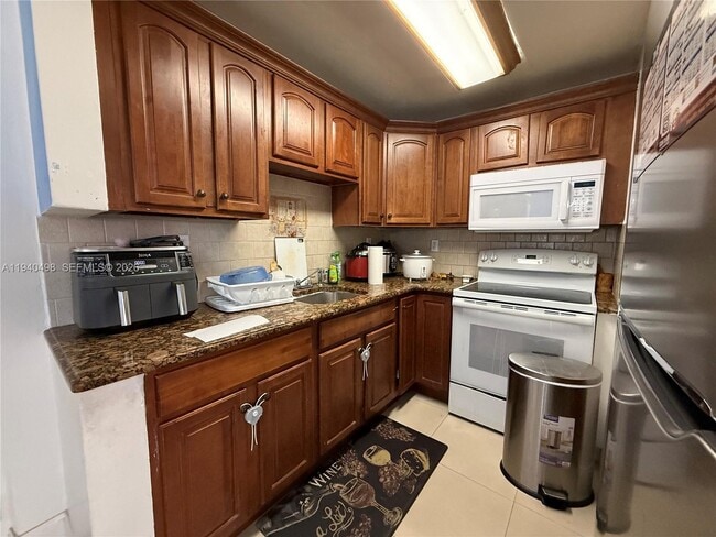 Photo - 495 NW 72nd Ave Unit 211