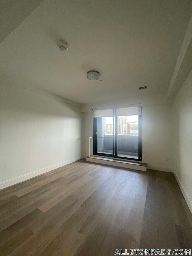 Photo - 1079 Commonwealth Ave Unidad 516