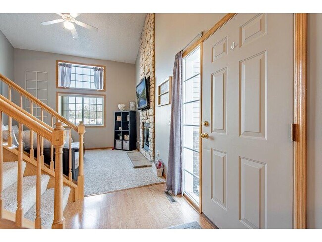 Photo - 7634 Lachman Ave NE