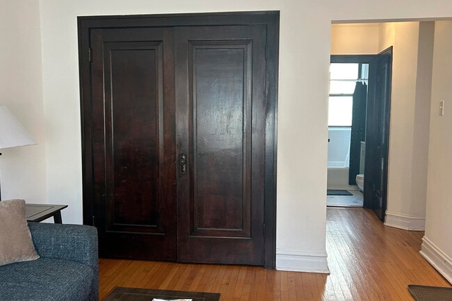 Photo - 1915 W Larchmont Ave Unit 1911-2B