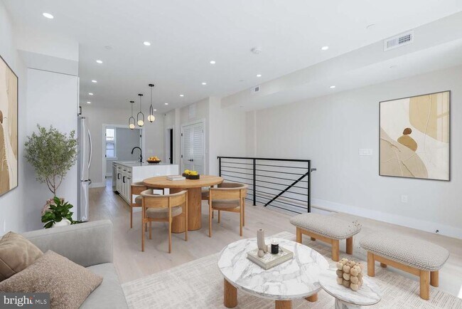 Photo - 722 Kenyon St NW Unit A