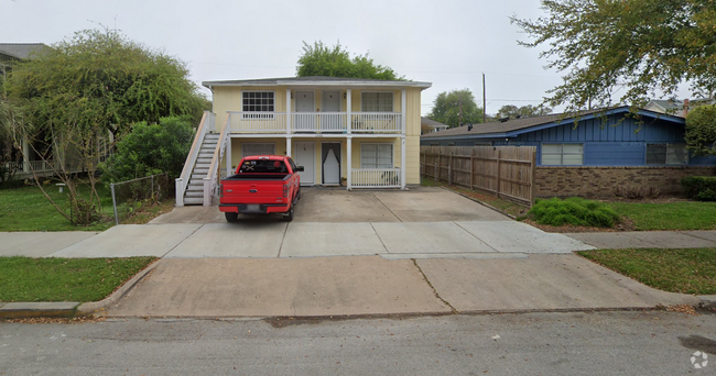 Building Photo - 1506 Sealy St Unit 2 Rental