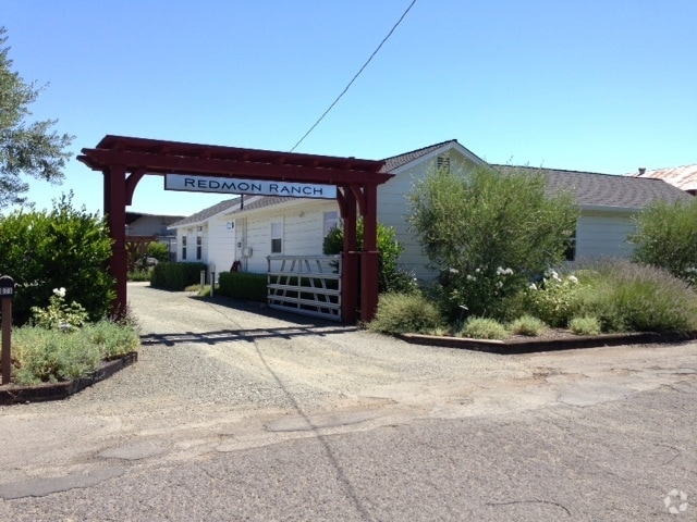 Property Entrance - 871 A Dowdell Ln Rental
