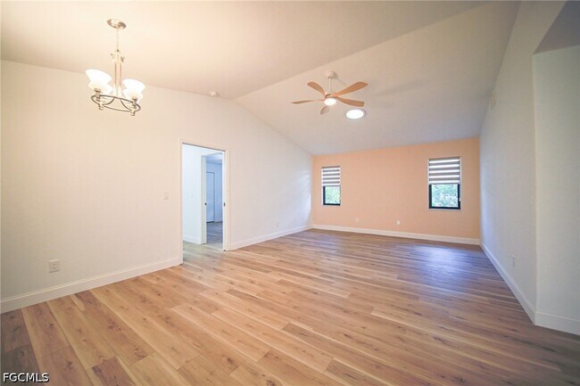 Photo - 1250 Riverbend Dr