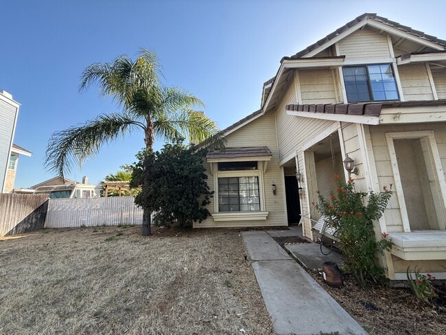 Photo - 15831 Nan Ave
