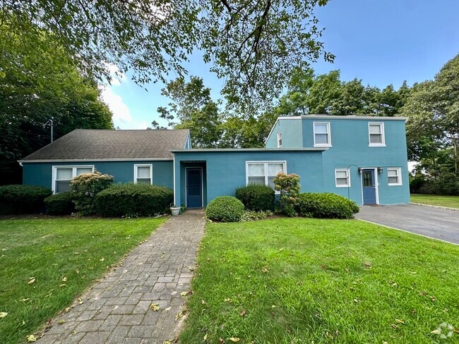 Building Photo - 56 Deer Dr Rental