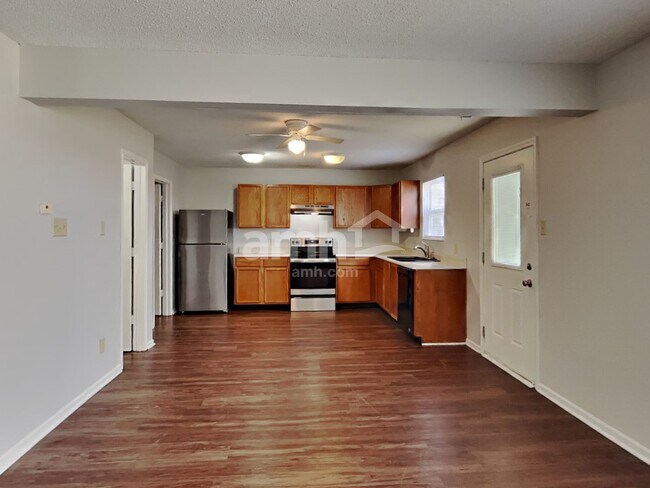 2120 Bridlewood Dr