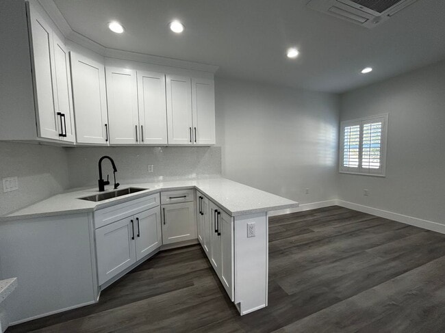 Photo - 3838 Balmont St Unidad 2