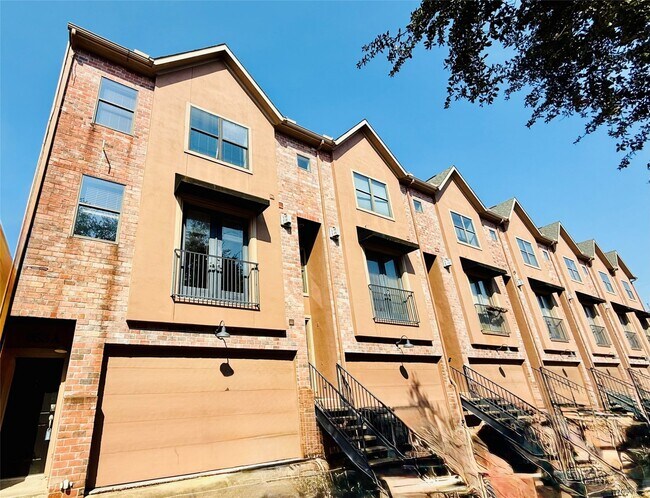 Photo - 953 Yale St Unit 1