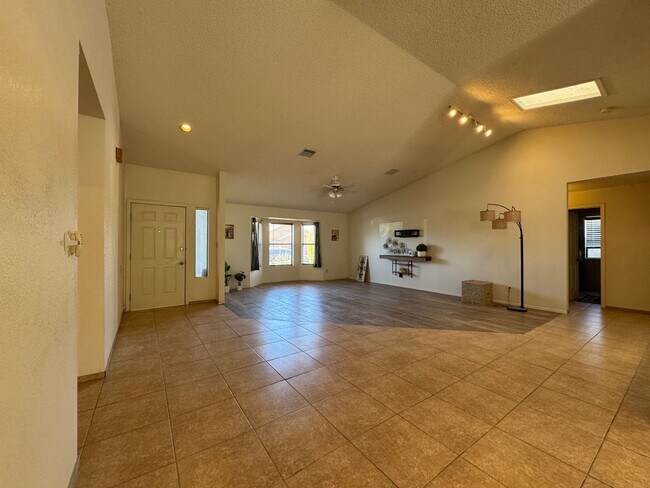 Photo - 2660 Ridge Crest St