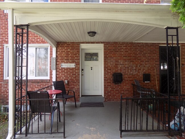 Photo - 2329 Ashburton St