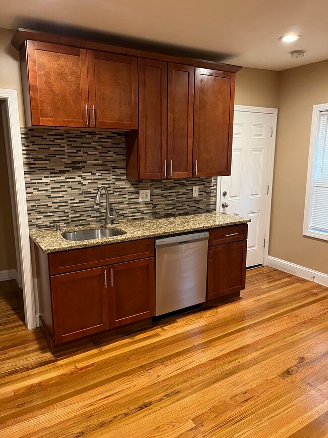 Cocina - 17 Shamrock St