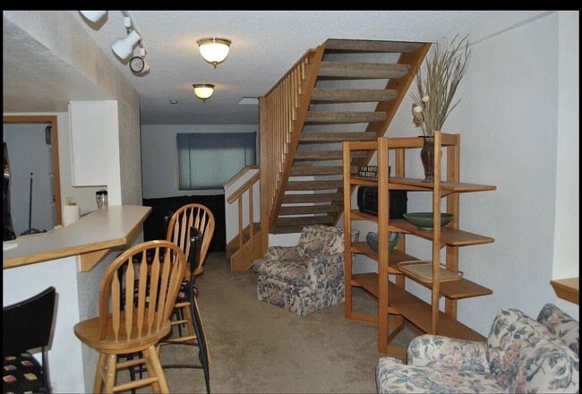 Photo - 2873 Springdale Ln