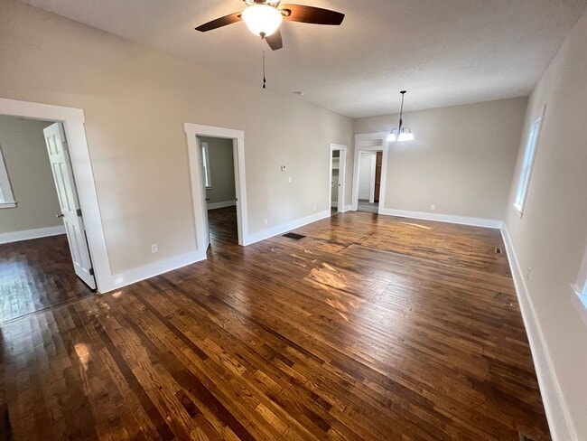 Photo - 3 Bed 1 Bath For Rent - Springfield