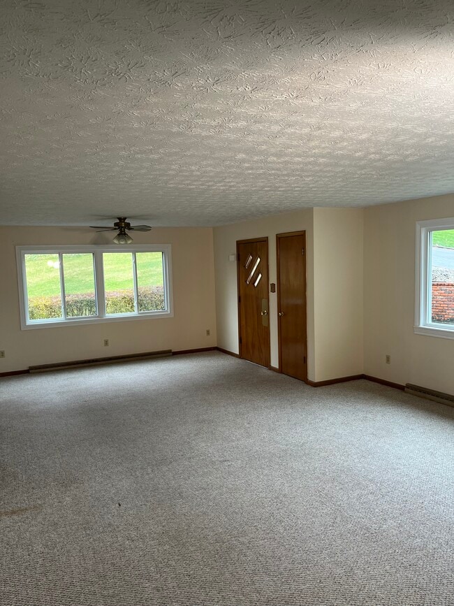 Photo - 889 Ivy Ave Unit 889