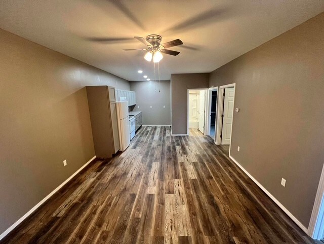 Building Photo - 111-113 IN-550