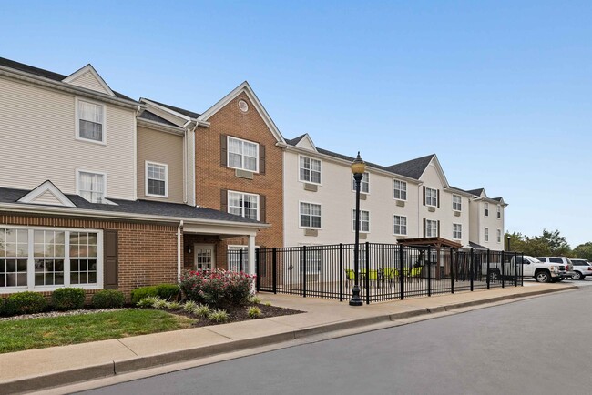 Building Photo - Furnished Studio-Fenton