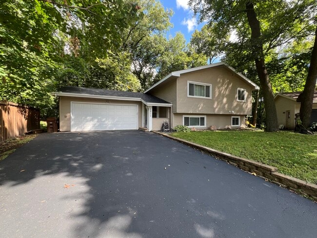Building Photo - 6811 Balsam Ln N Rental