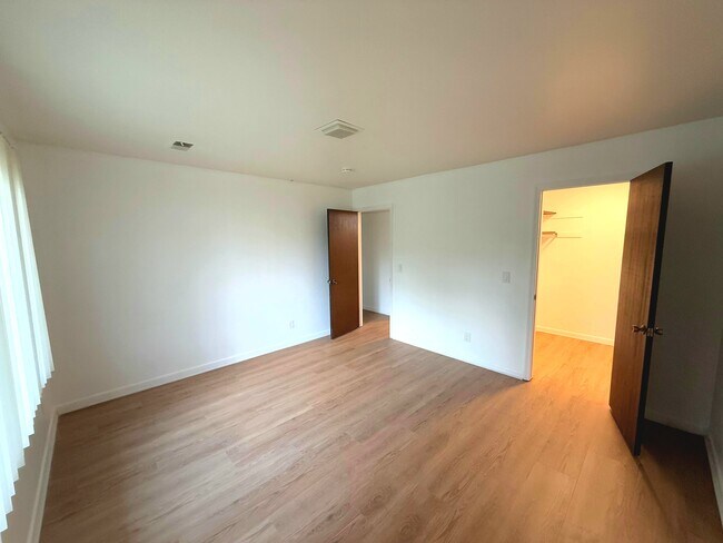 bedroom - 6150 Cobblers Dr Unit 118