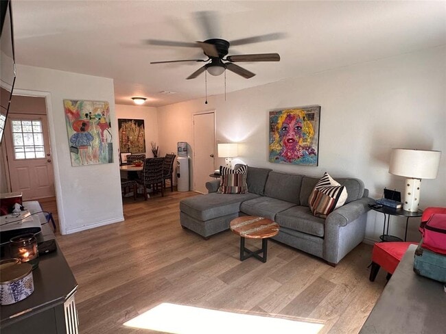 1204 Aransas St