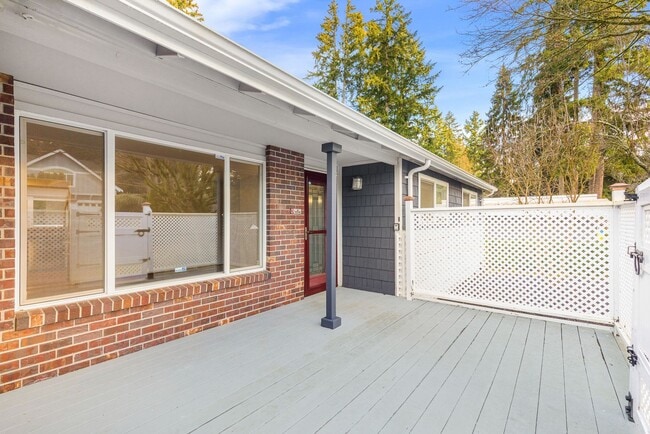 Photo - South Rose Hill 4 Bedroom with Entertainment Deck