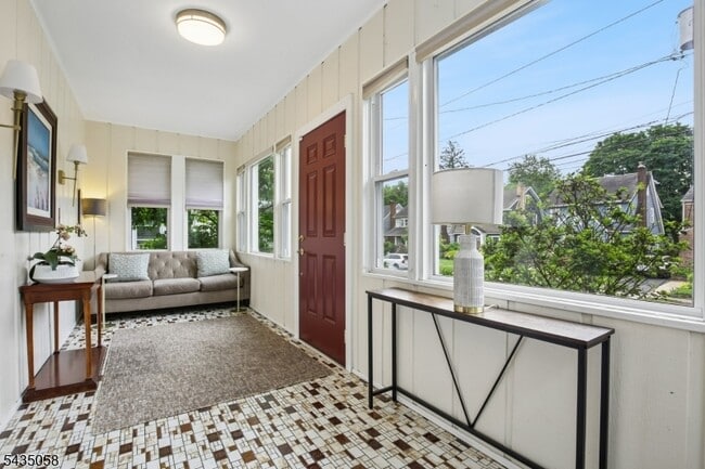 Photo - 67 Midland Blvd