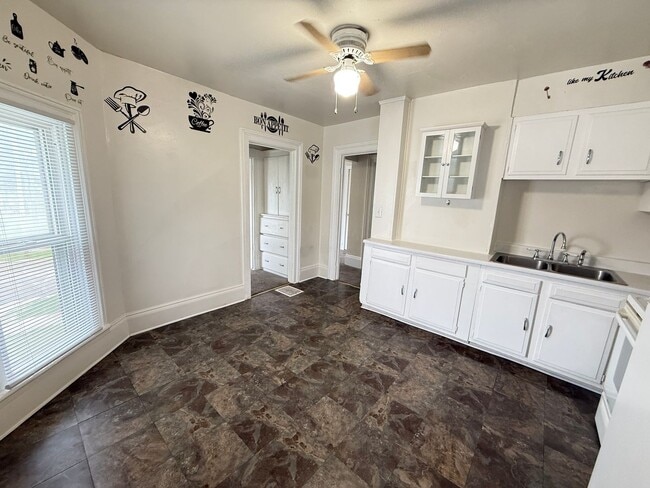 Photo - 311 W Mason St Unit Apt #B