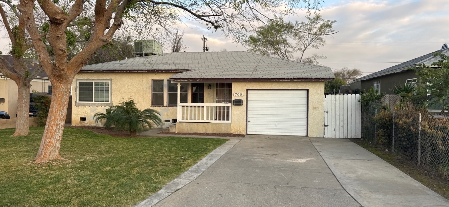 Photo - 700 El Prado Dr