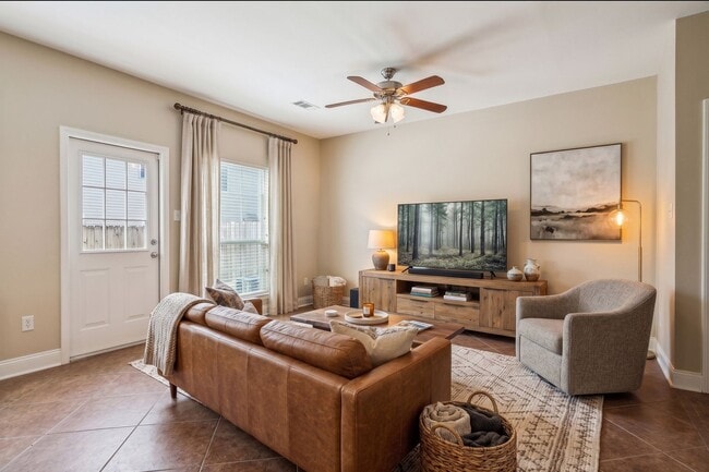 Photo - 104 Covington Meadow Cir