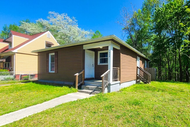 Building Photo - 1808 Freeman St Rental