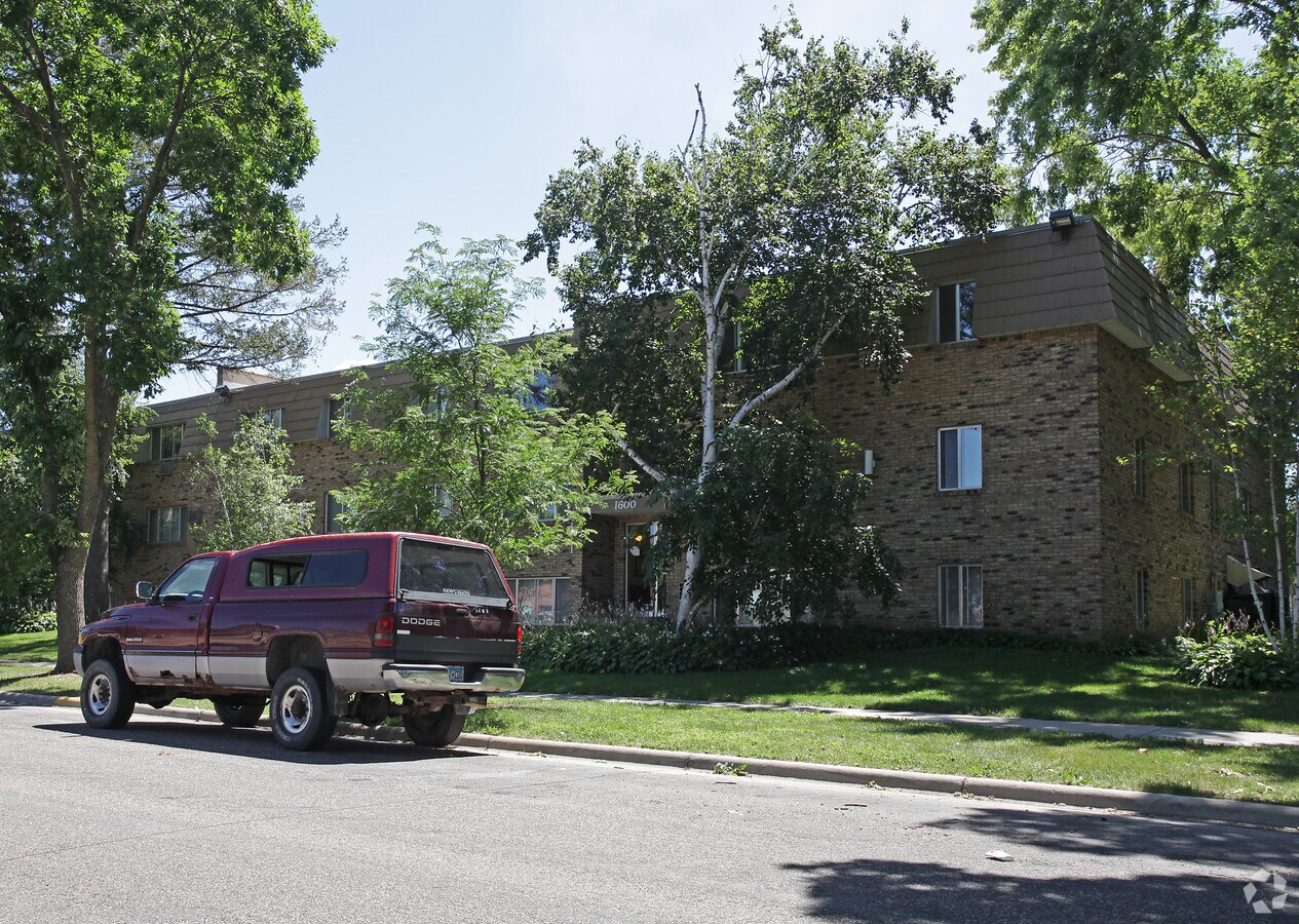 1600 Englewood Ave - 1600 Englewood Ave