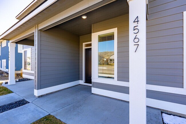 Photo - 4565/4567 Barbera St* Unit 4567 Barbera St