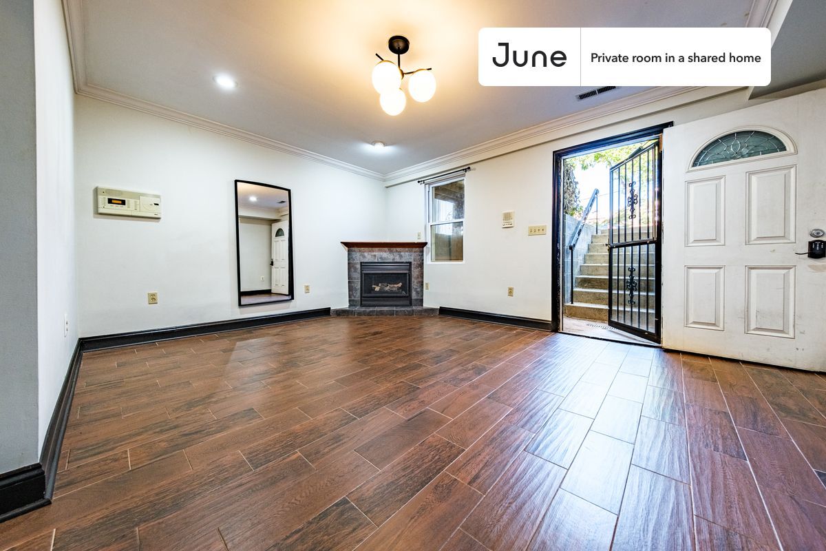 Private bedroom in 4 bed/3 bath Home - Private bedroom in 4 bed/3 bath Home